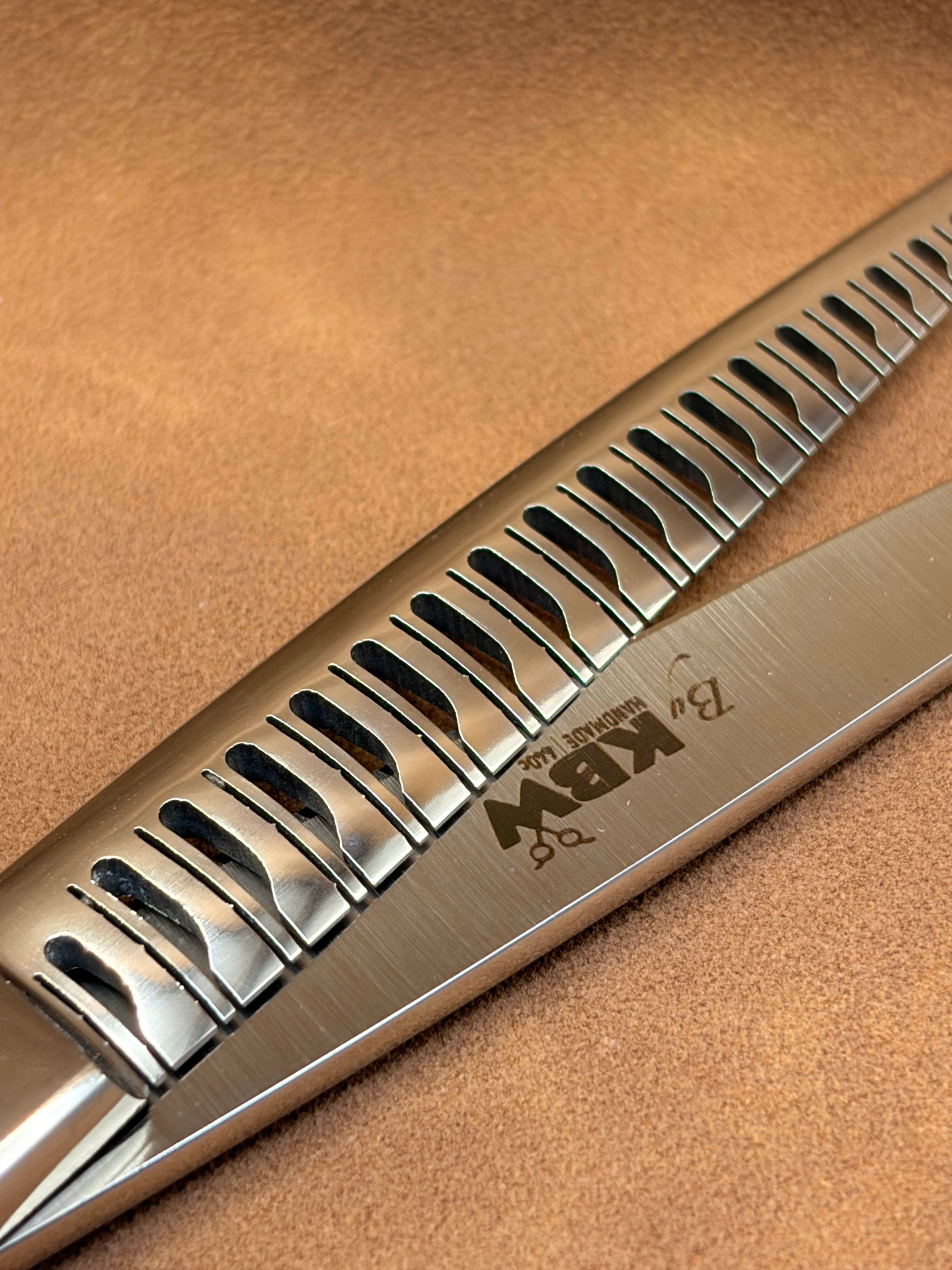 ‘KBW’ Pluto Hybrid • 7” • 440c Straight