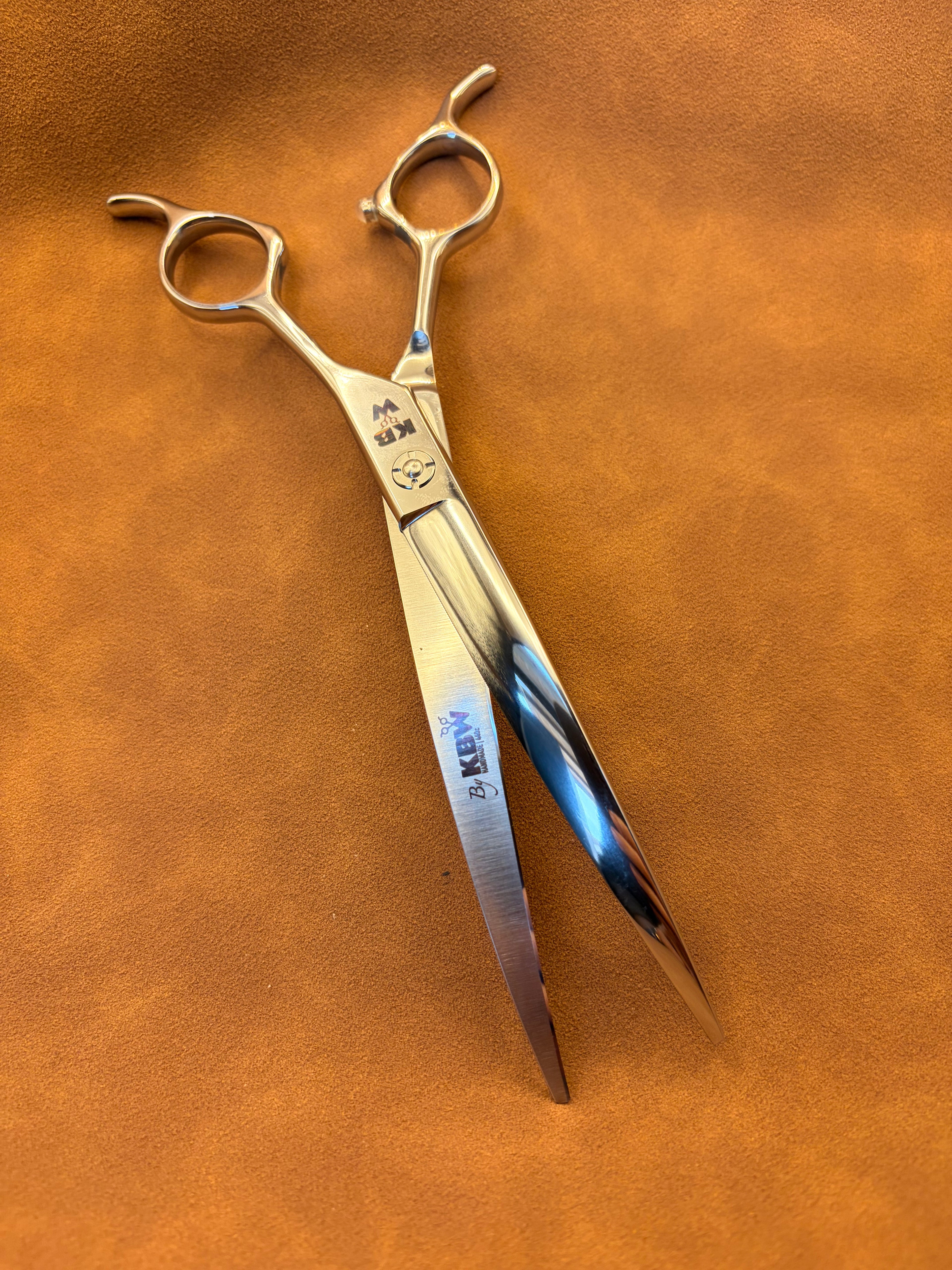 'Veluna Vellus' 7.5" Curved Scissor • Nano Serrated (Right Handed)