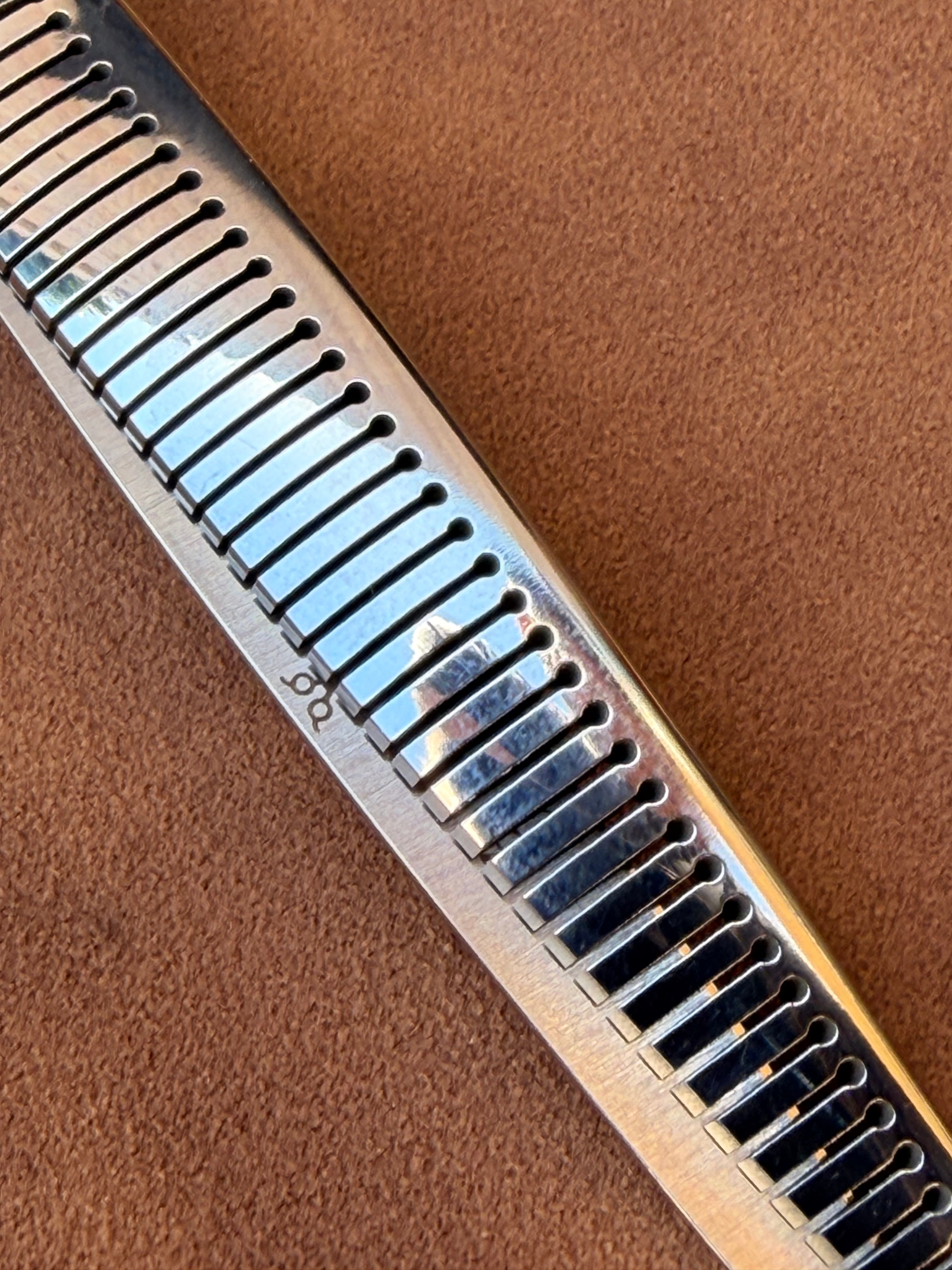 KBW • Reverso Mini Curved Fluffer • Right Hand 6.5”