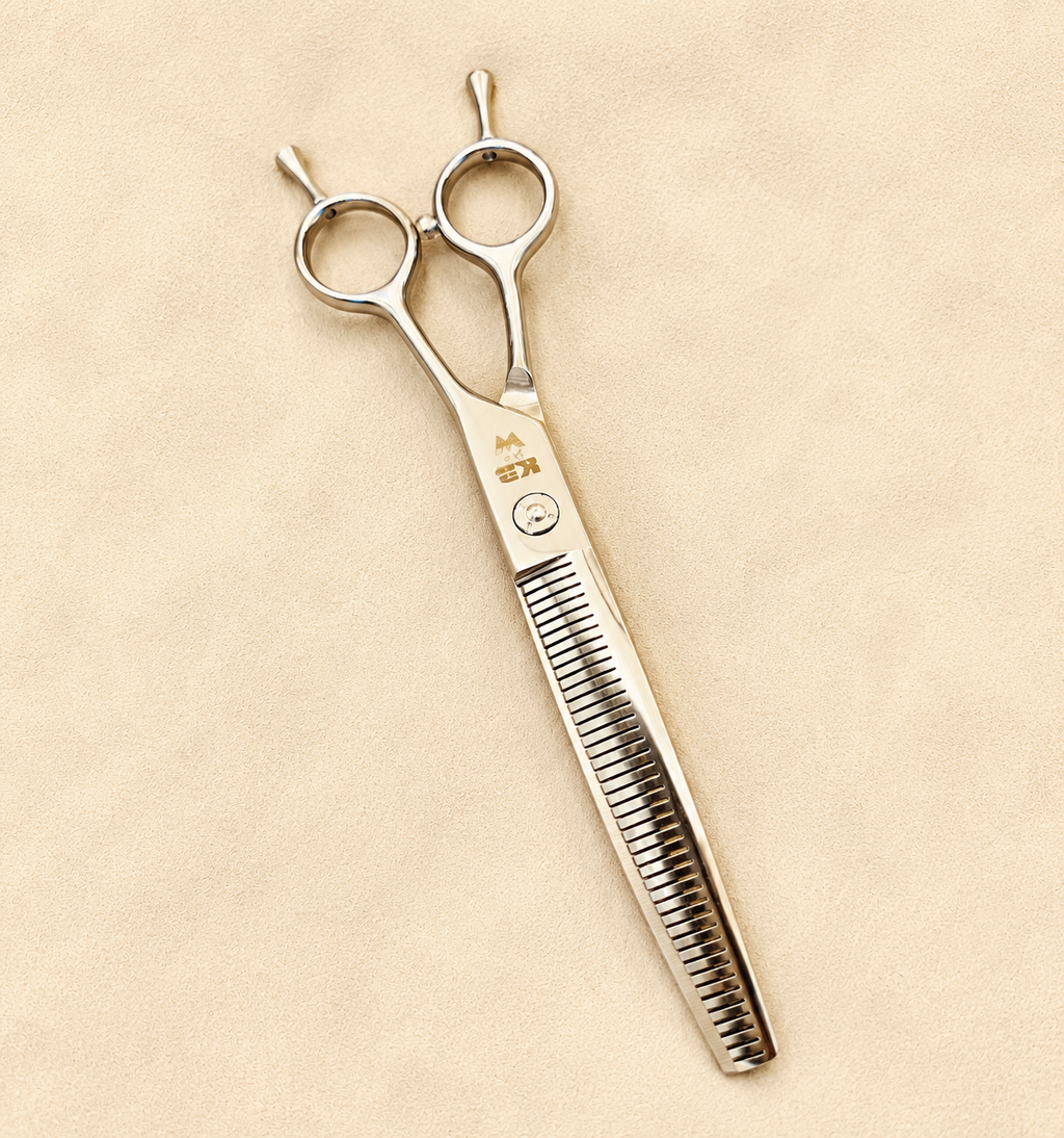 ‘KBW’ Reverso’ Flip - Curved Fluffing scissor— 7” (Right Handed)