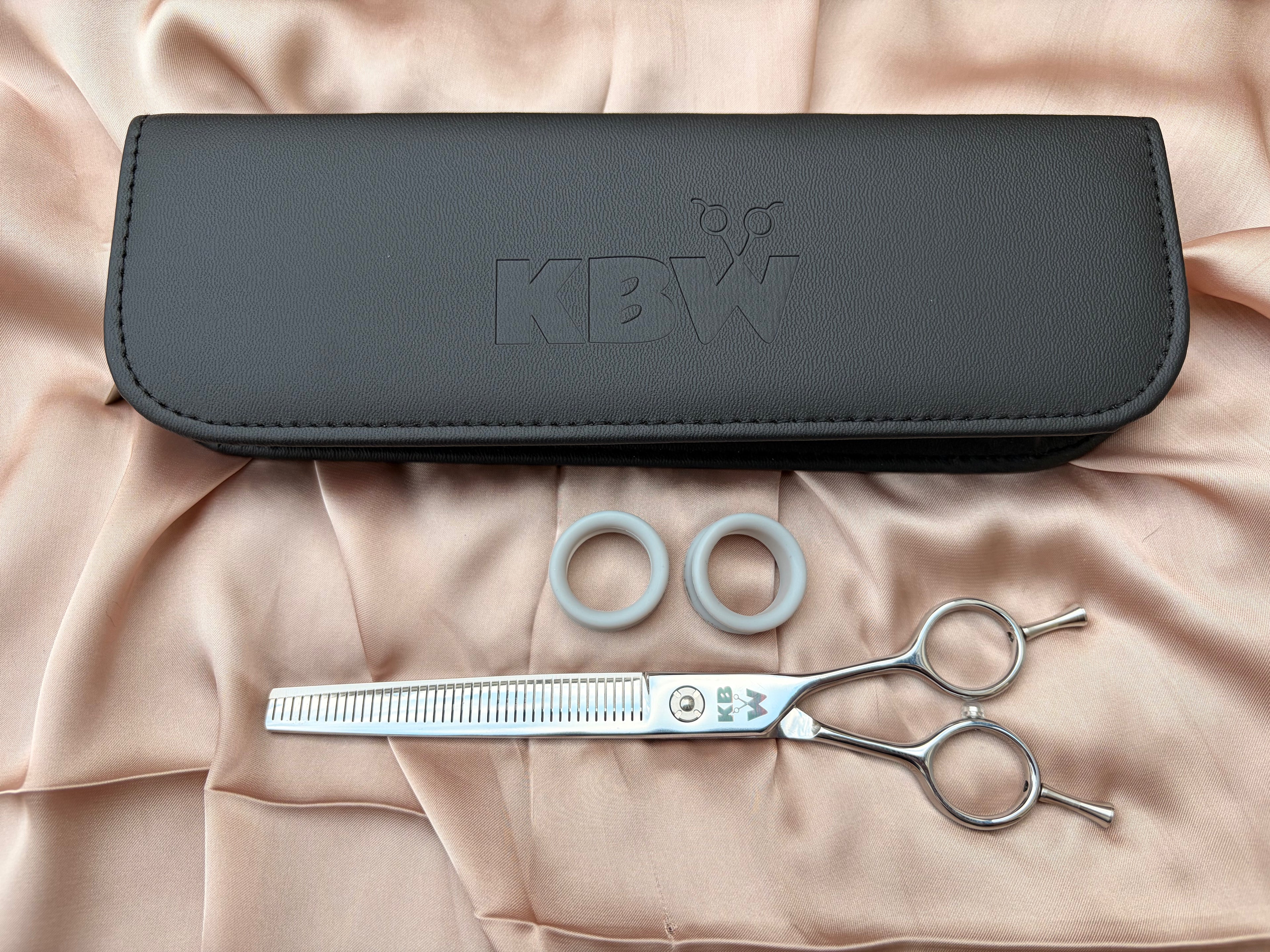‘KBW’ Reverso Flip - Straight Fluffing scissor— 7” (Right Handed)