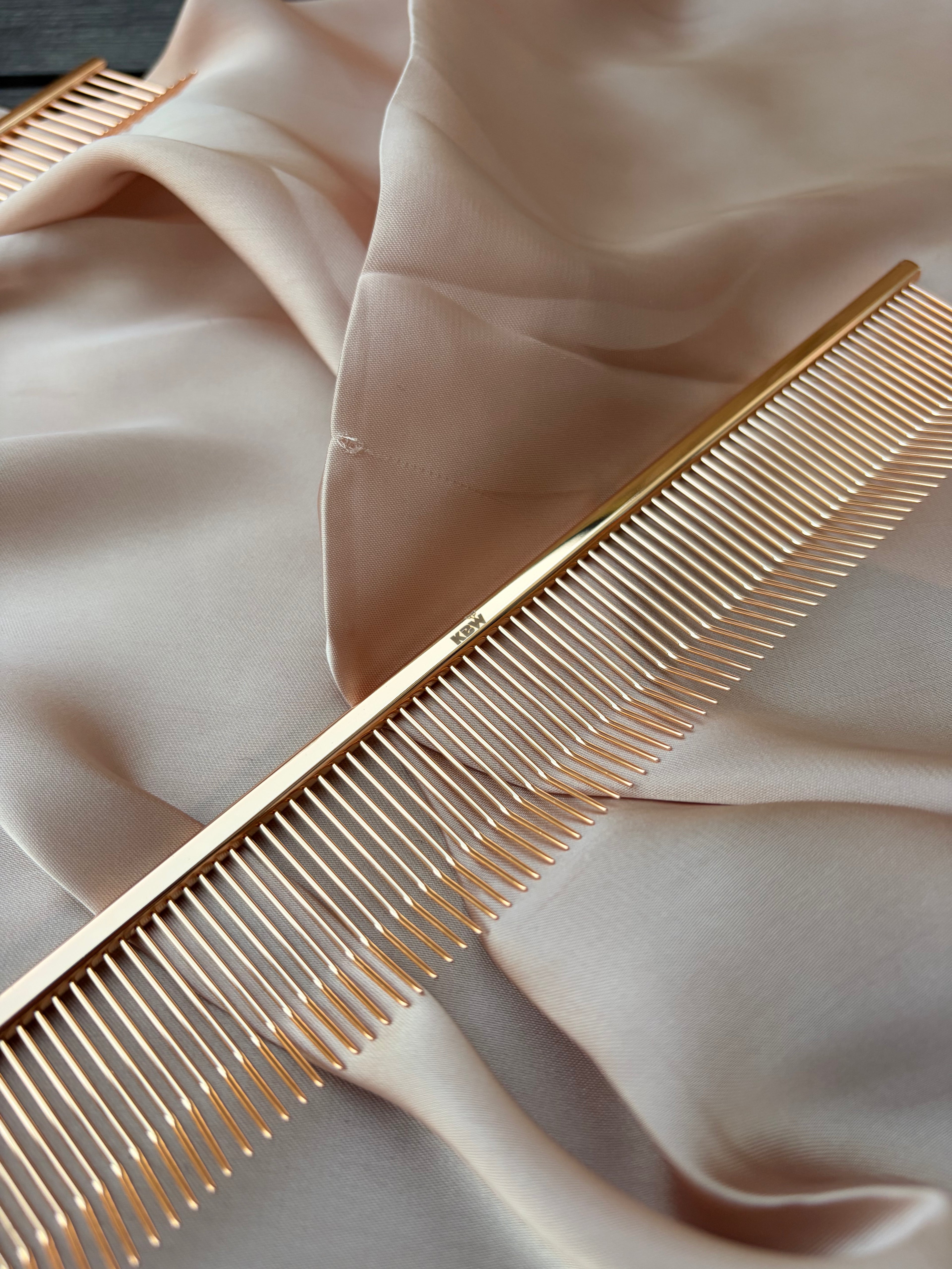 'KBW' Fluffing Comb